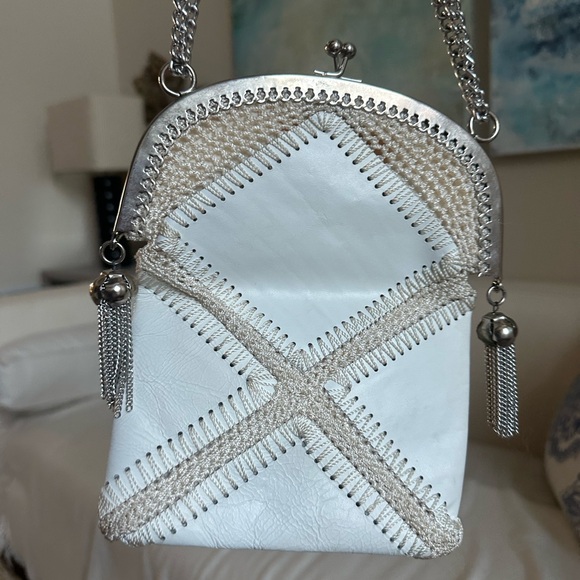 White Chain Crossbody Bag with Tassel Detail - Picture 8 of 10